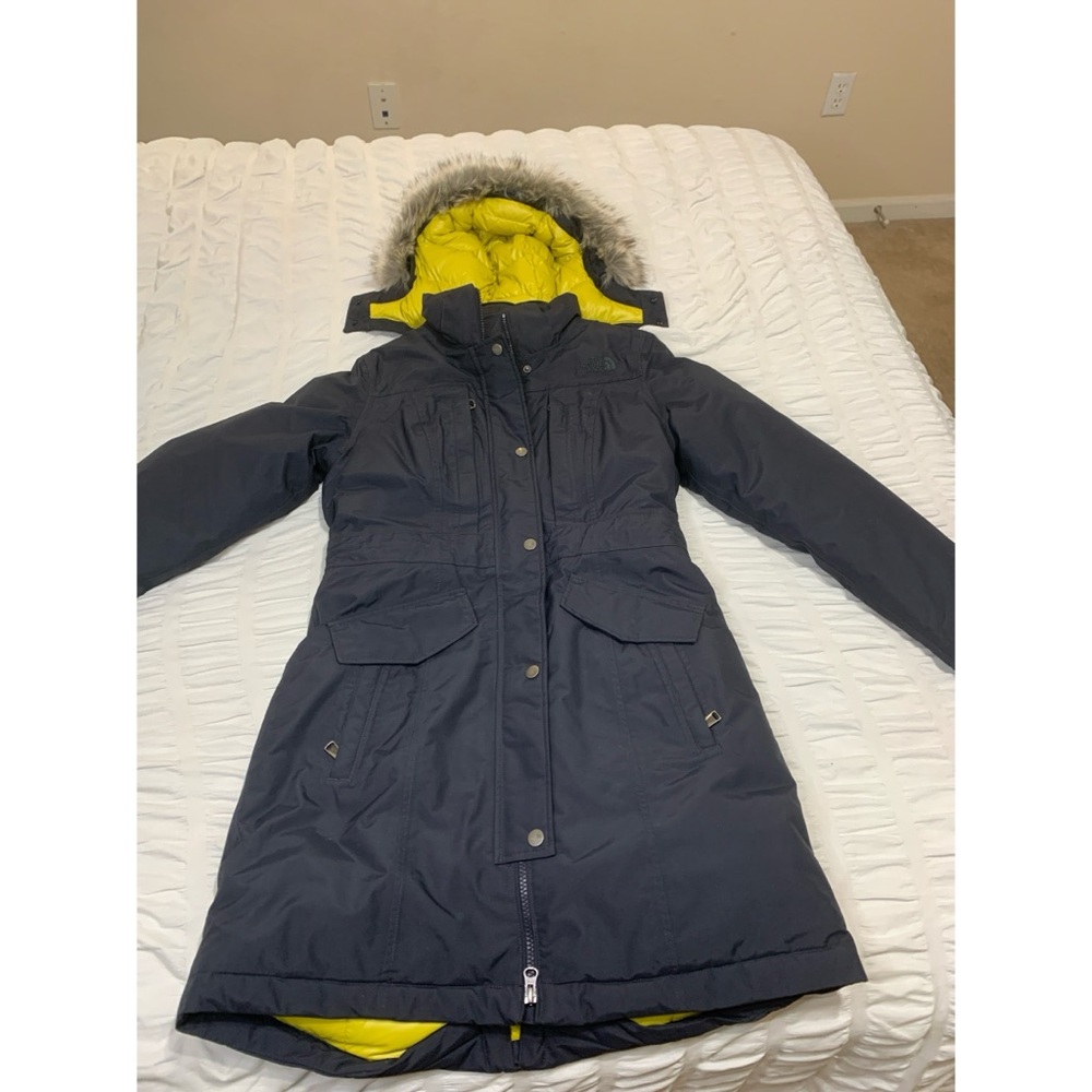 The North Face Kiara Down Parka women's size small
navy blue